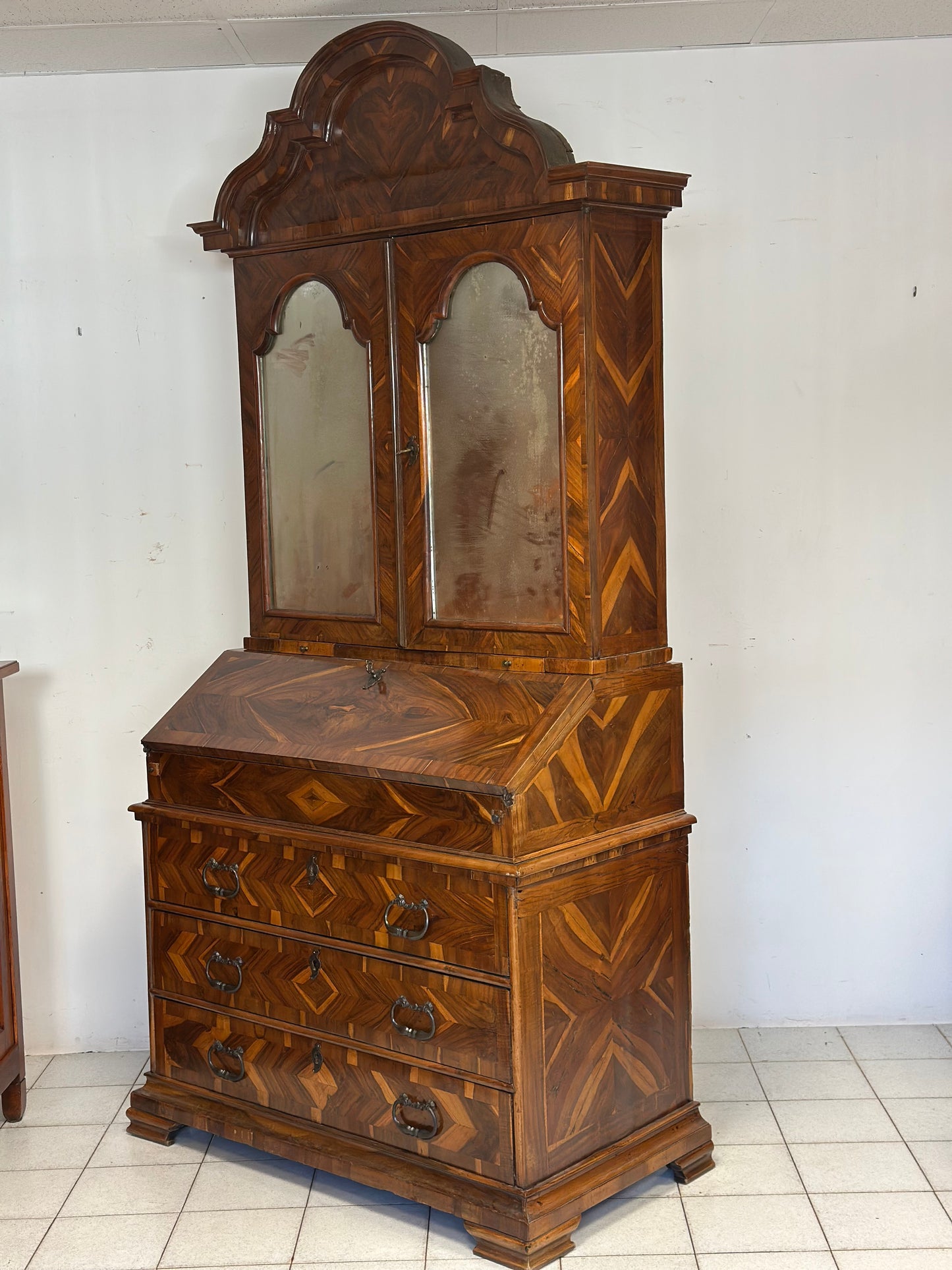 Trumeau lastronato in carrubo . Venezia Luigi XIV primi 700