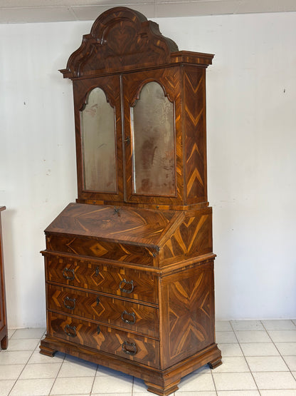 Trumeau lastronato in carrubo . Venezia Luigi XIV primi 700