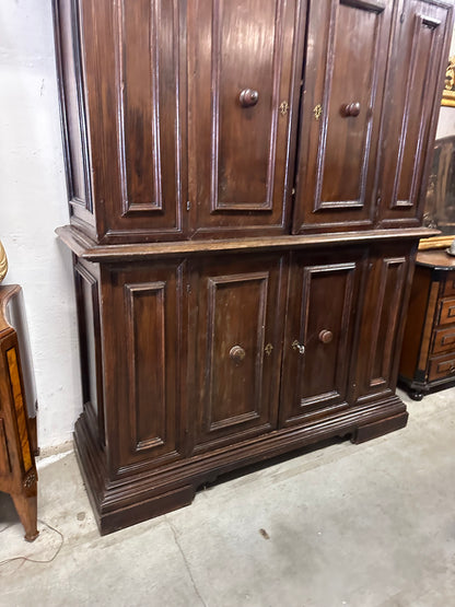 Credenza doppio corpo . Emilia Modena Bologna prima metà dell’ 600