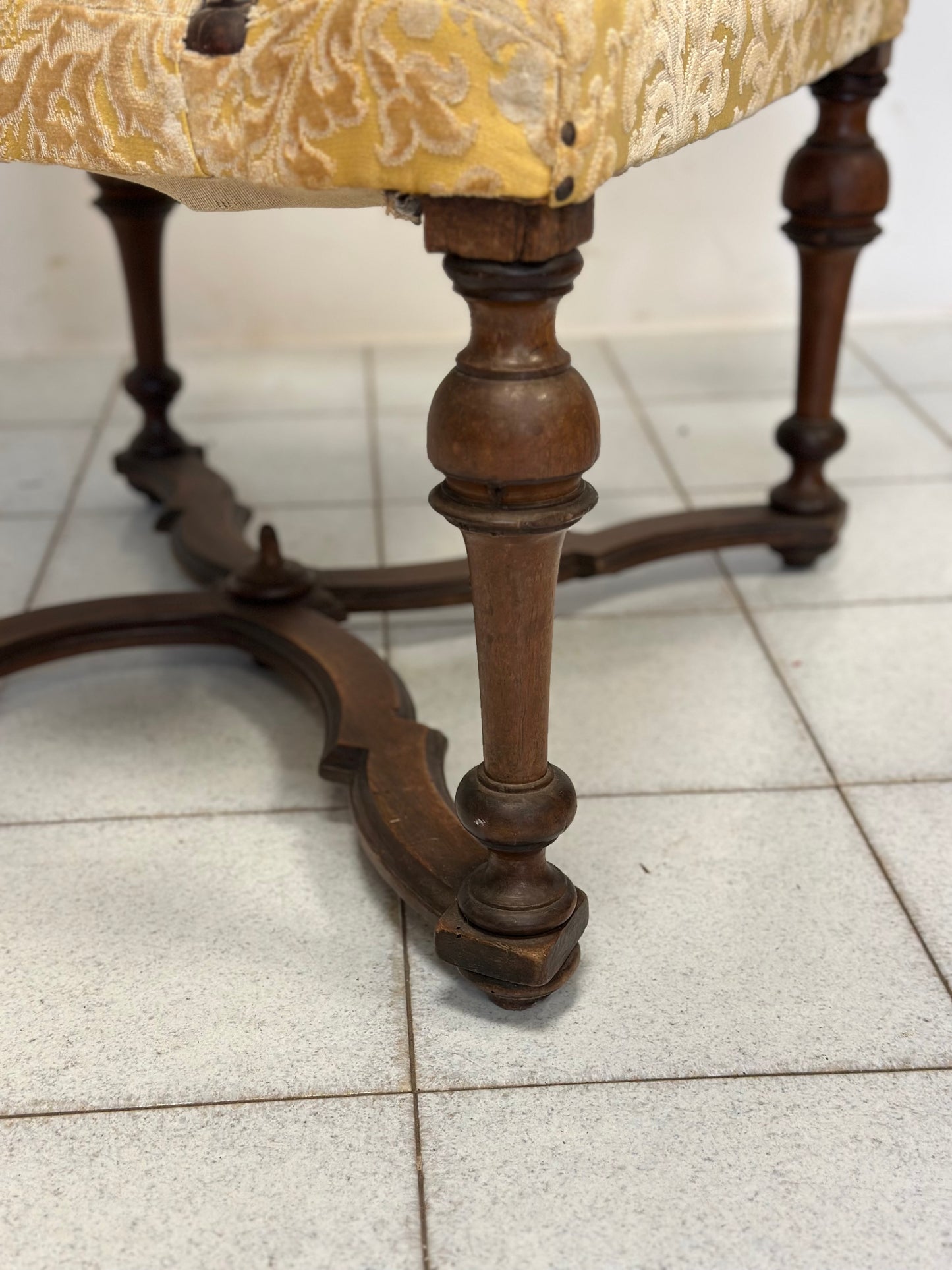 Poltrona Luigi XIV lombarda .Inizio XVIII secolo