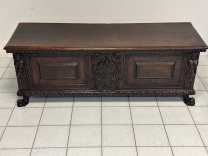 Cassapanca nobiliare rinascimentale lombarda città di Bergamo primo 600 XVII secolo