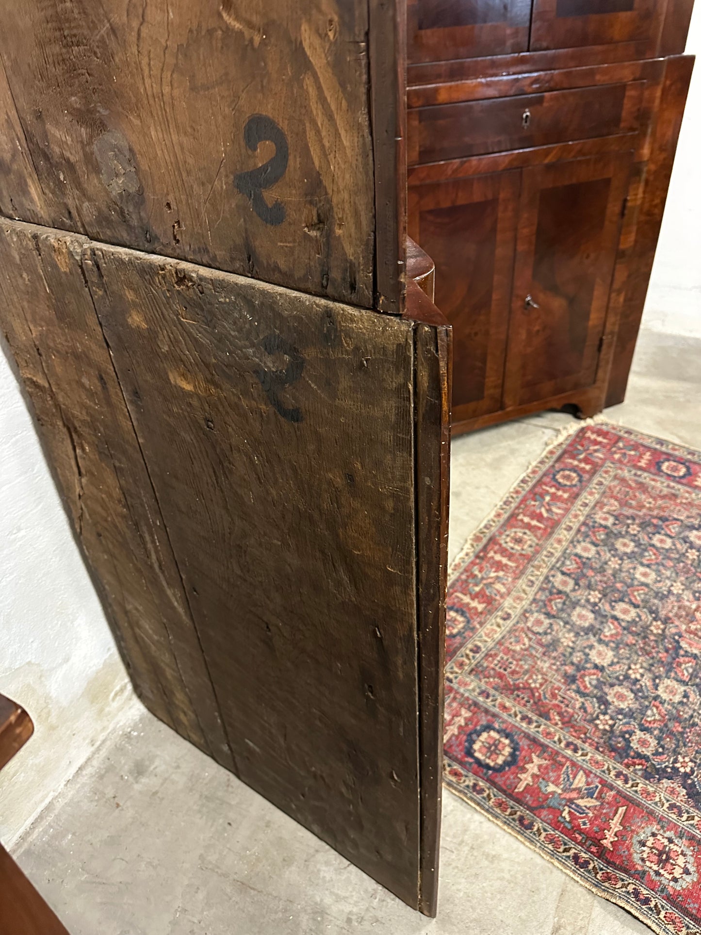 Coppia di angoliere Luigi XVI . Toscana Liguria.  XVIII secolo