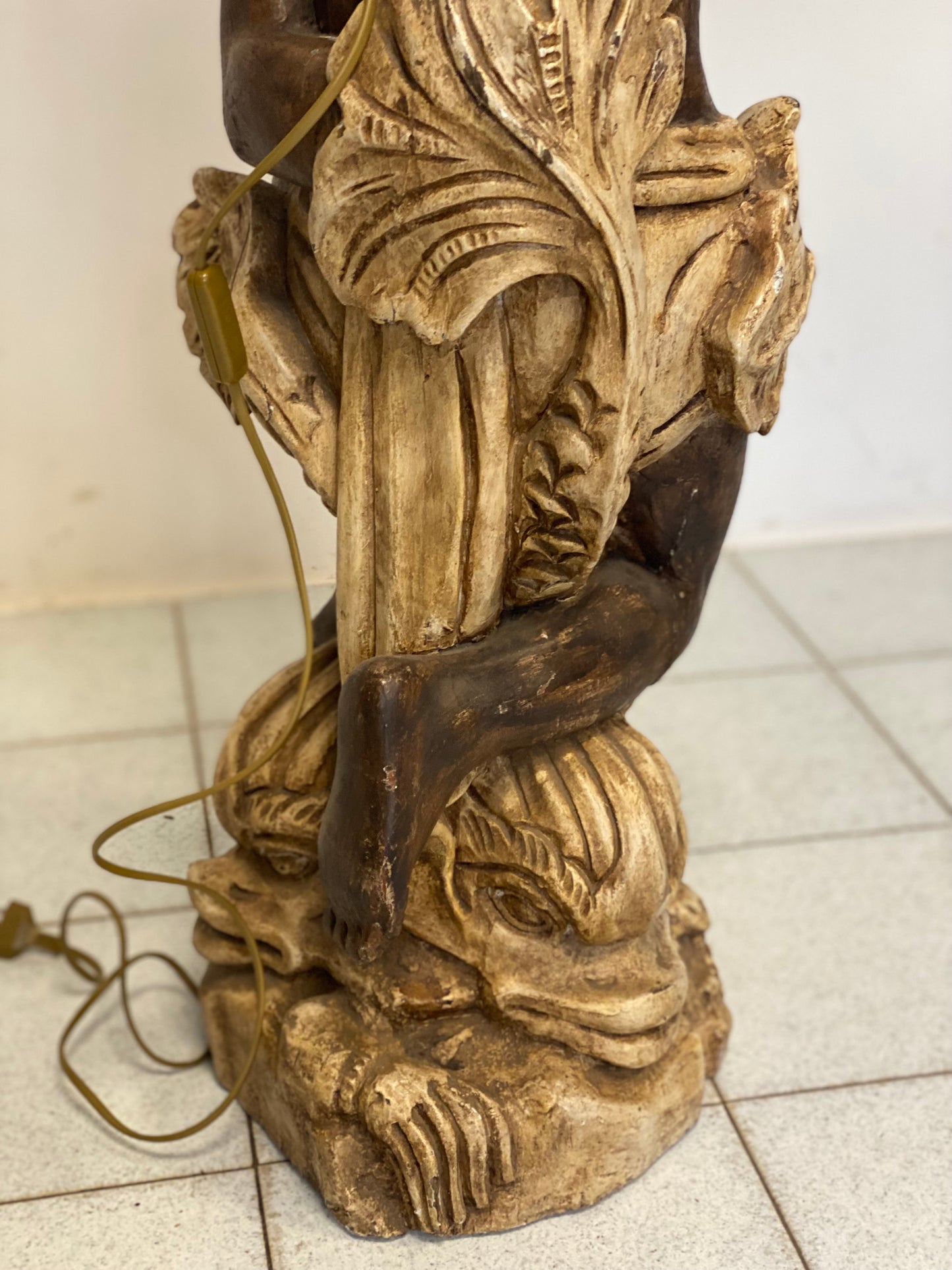 Moro veneziano scultura in legno scolpito laccato sei lumi . XIX secolo