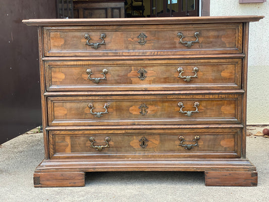 Canterano Luigi XIV lastronato intarsiato . Modena fine 600