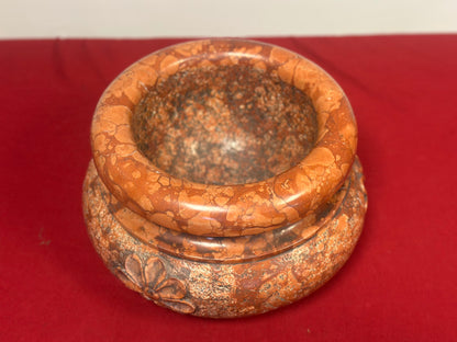 Acquasantiera in marmo rosso imperiale  XIX secolo