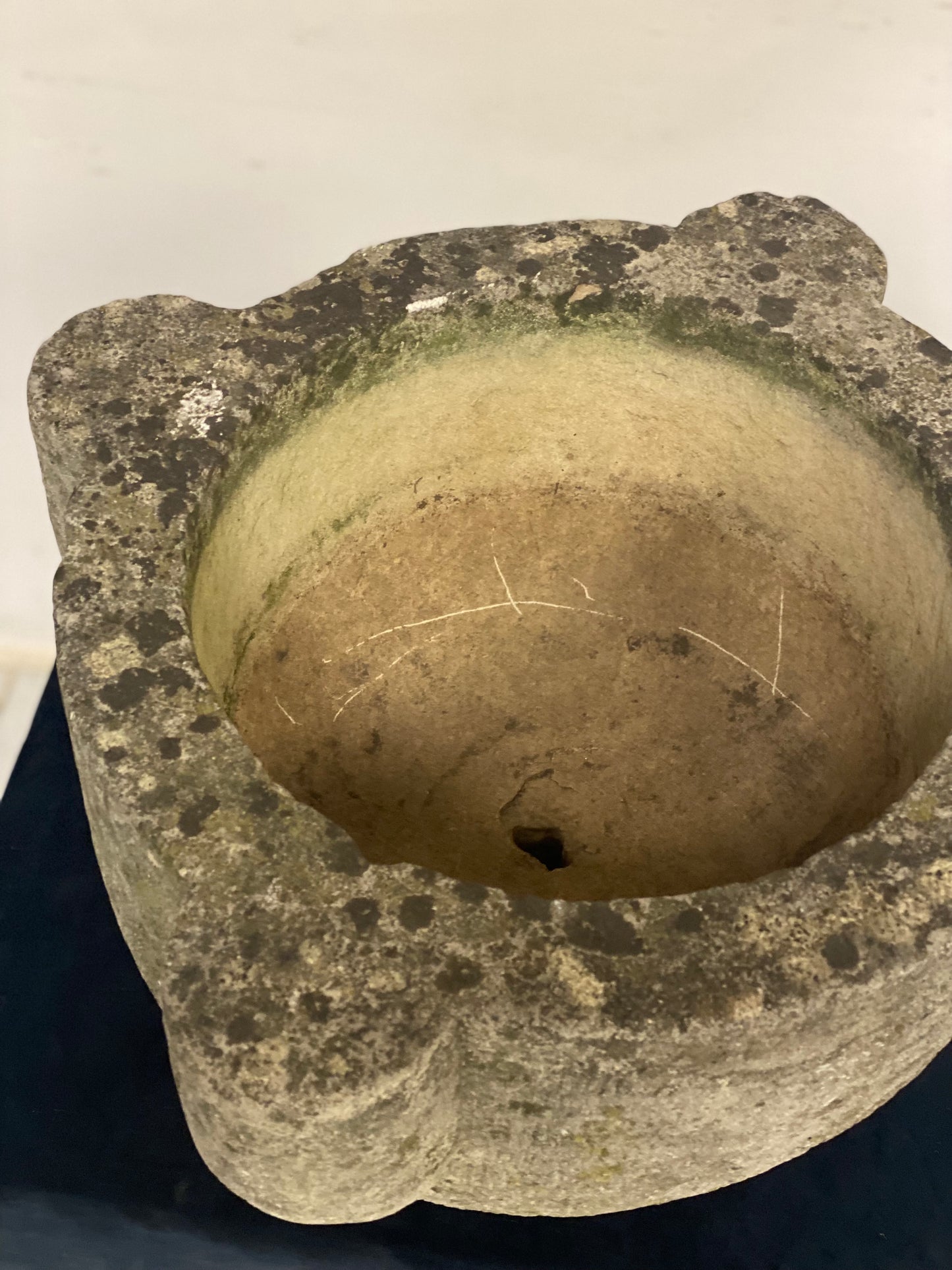 Grande mortaio in pietra . Genova XVIII secolo