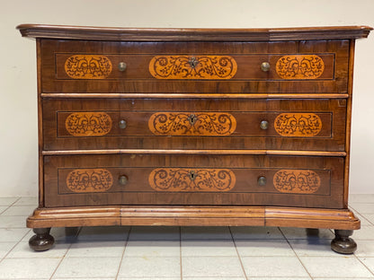 Louis XV shaped chest of drawers. Verona late 17th/early 18th century