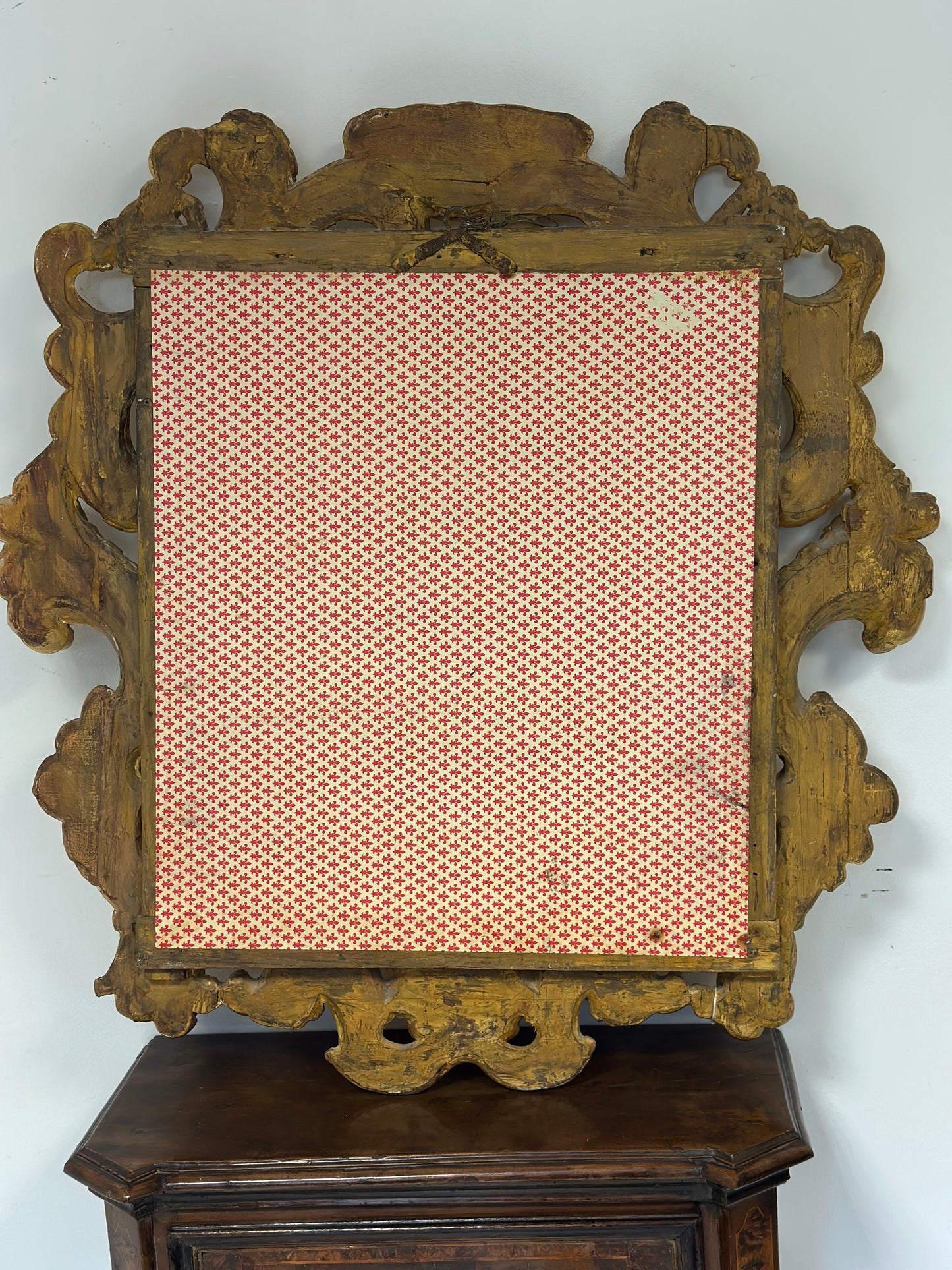 Specchiera emiliana in legno intagliato e dorato   Barocco XVII secolo