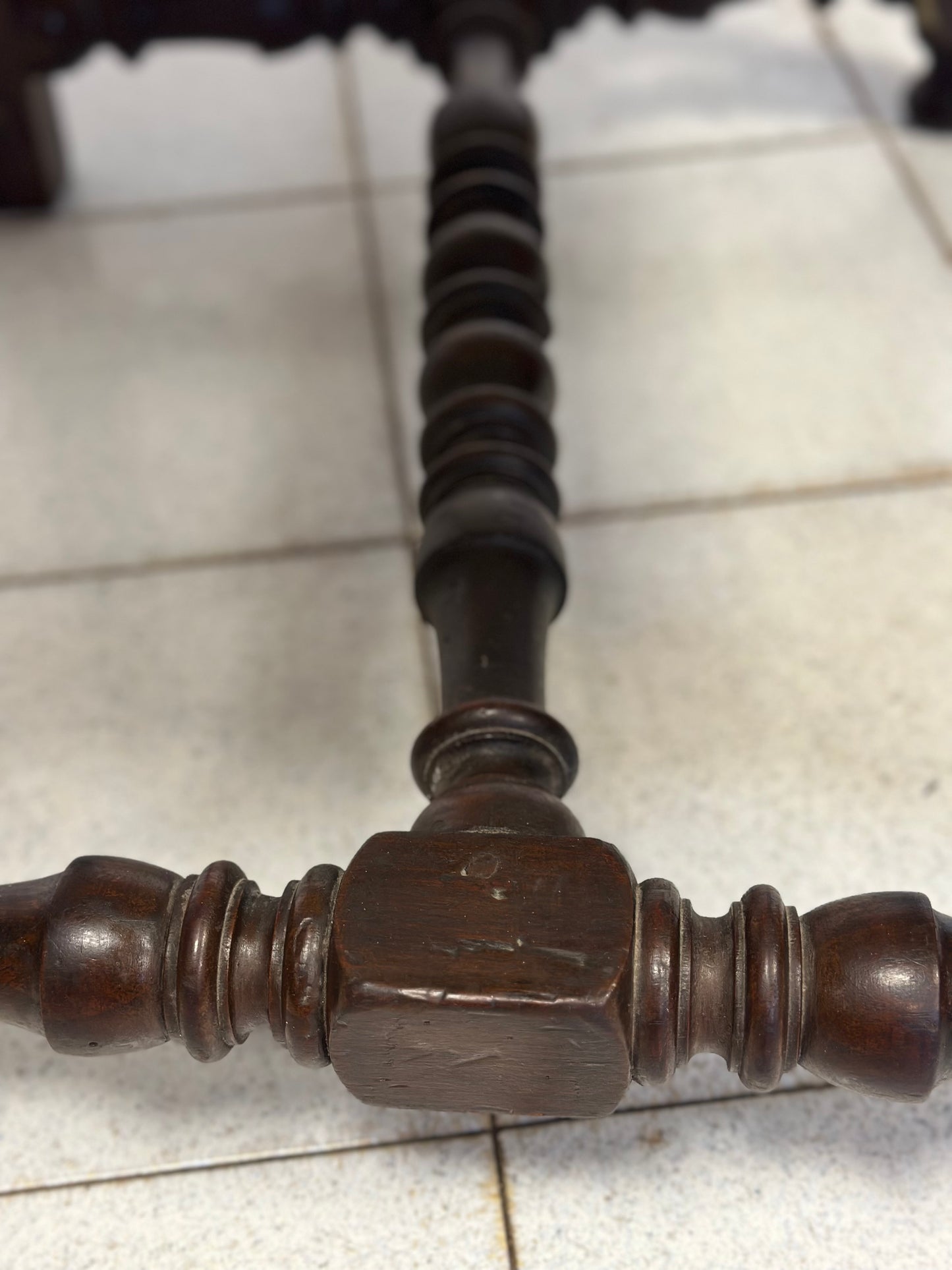 Trono a rocchetto Luigi
XIV lombardo noce