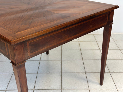 Tavolino Luigi XVI . XVIII secolo