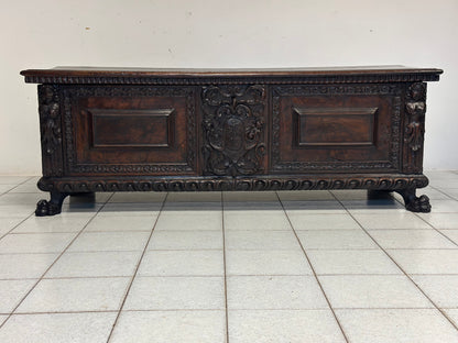 Cassapanca nobiliare rinascimentale lombarda città di Bergamo primo 600 XVII secolo