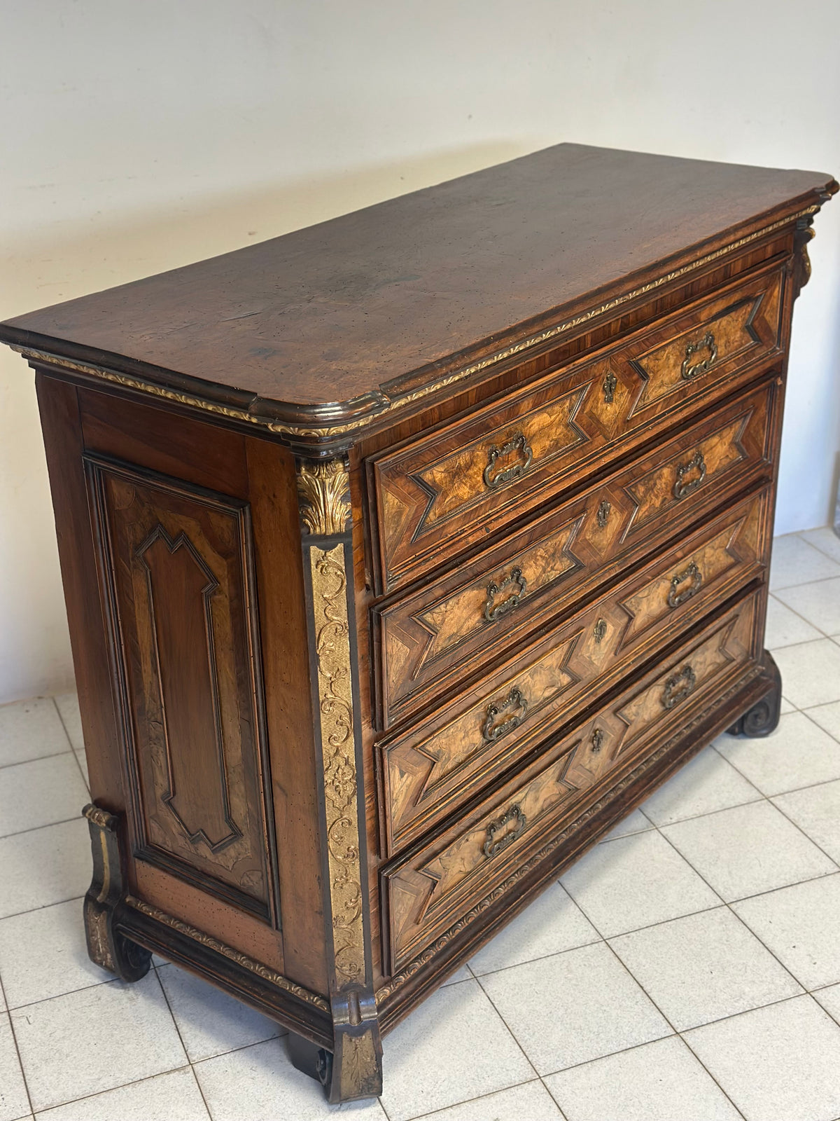 Canterano Lombardo Luigi XIV .Milano fine 600 inizio 700