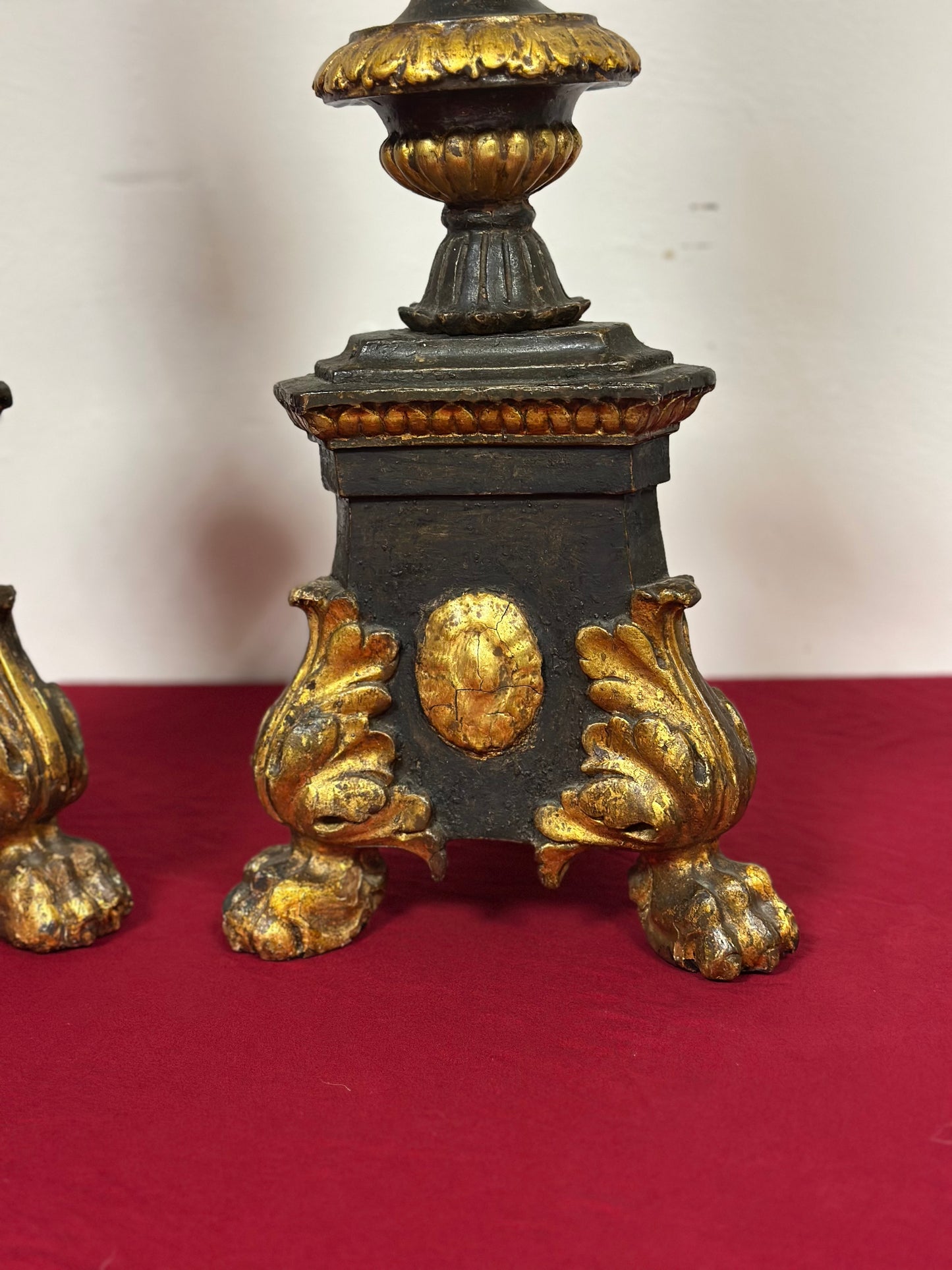Coppia di candelieri Luigi XIV da palazzo. Lombardia 700