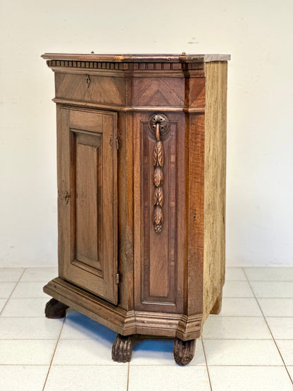 Angoliera Luigi XIV in noce Lombardia 600