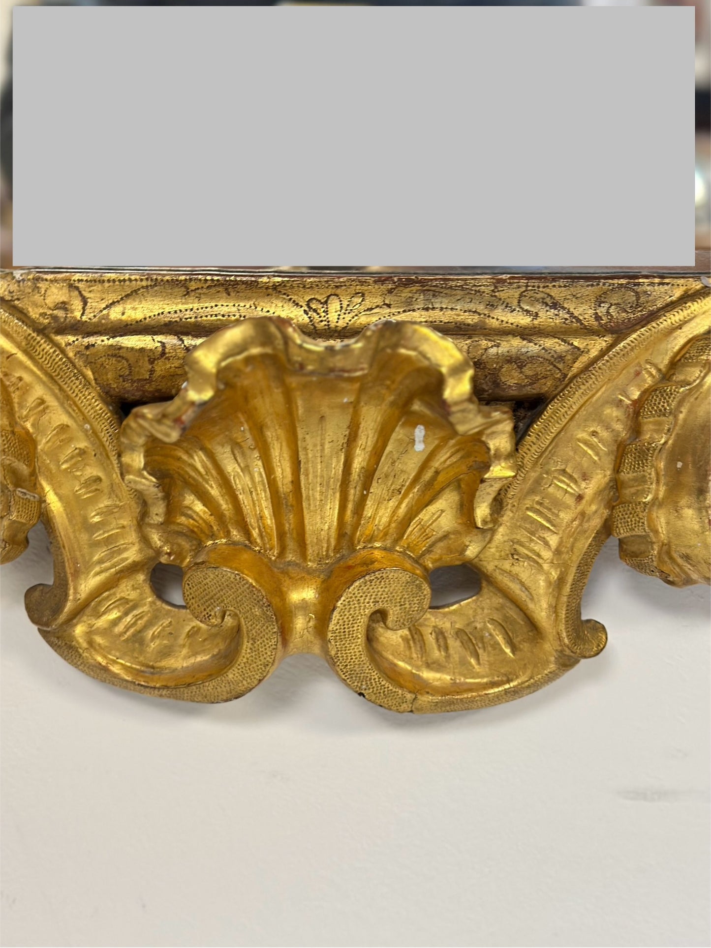 Specchiera emiliana in legno intagliato e dorato   Barocco XVII secolo