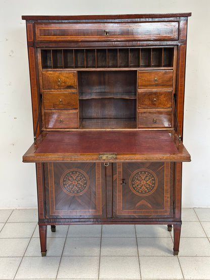 Secretaire Luigi XVI . Milano fine 700. Restaurato