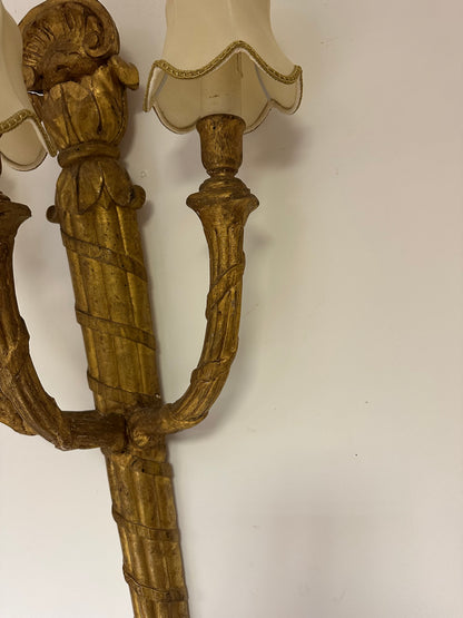 Grande applique Luigi XVI in legno intagliato e dorato