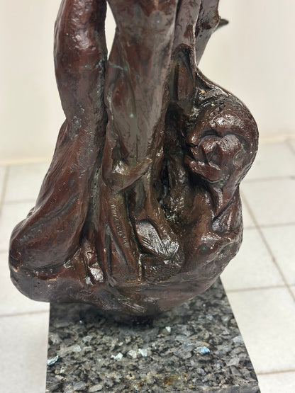 Scultura in bronzo patinato Fanciulla al vento . XX secolo altezza 174 cm
