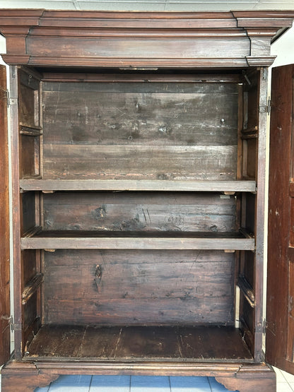 Armadio Luigi XIV . Genova fine 600