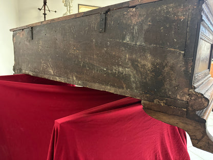 Cassapanca di noce . Firenze fine XVI inizio XVII secolo