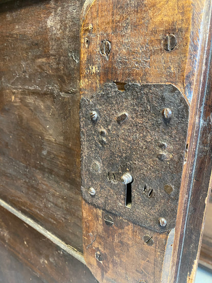 Lombard wardrobe. Brescia Bergamo 17th century