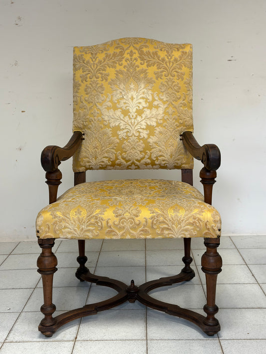 Poltrona Luigi XIV lombarda .Inizio XVIII secolo