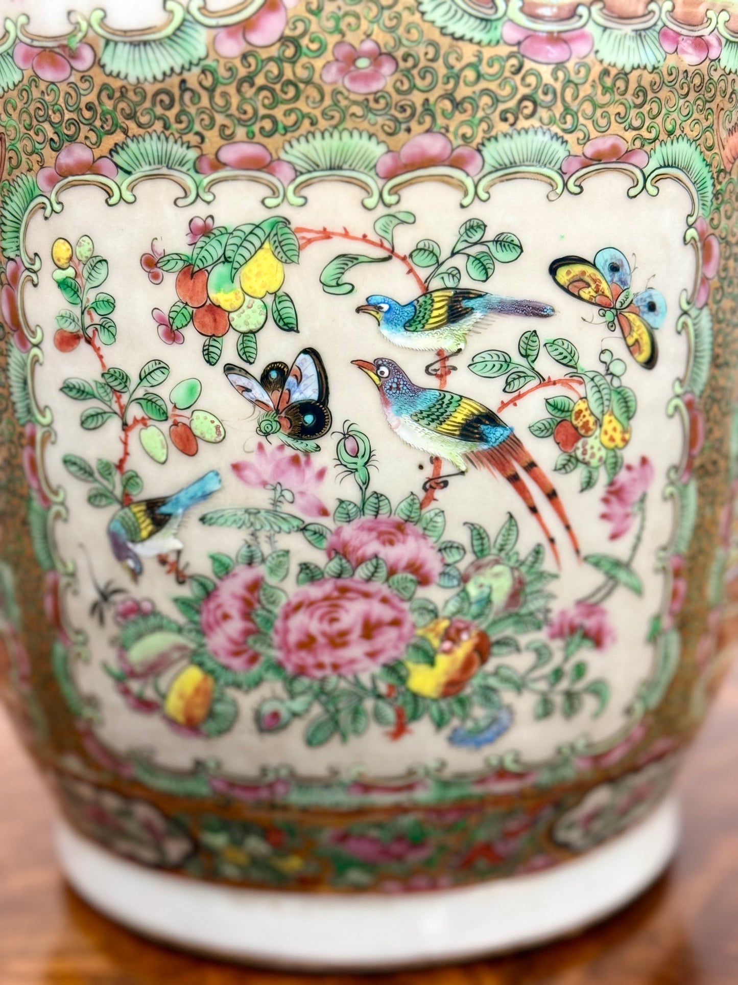 Vaso in porcellana Famiglia Rosa . Cina XIX secolo