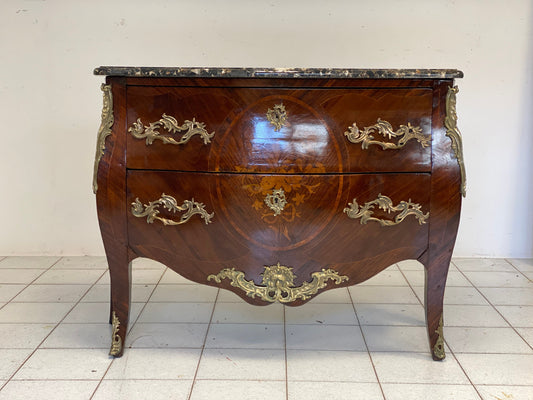 Cassettone
bombato fronte e fianchi Napoleone III   800 restauro eseguito