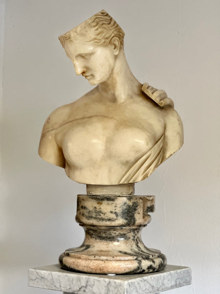 Busto in marmo neoclassico italiano di psiche . Roma XIX secolo