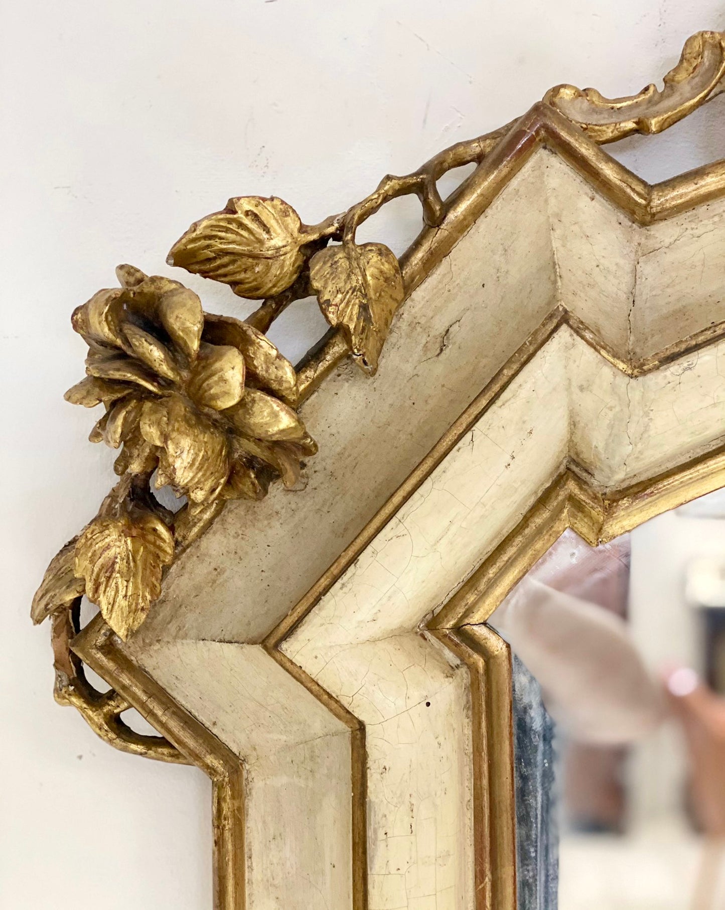 Lombard mirror in lacquer and gold. Early 19th century 156 x 115