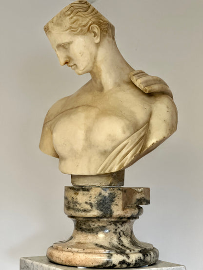 Busto in marmo neoclassico italiano di psiche . Roma XIX secolo