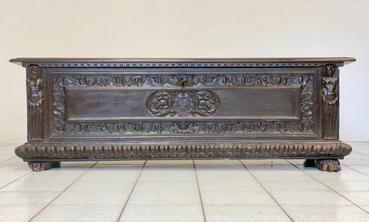 Lombard chest Brescia Bergamo. XVII century