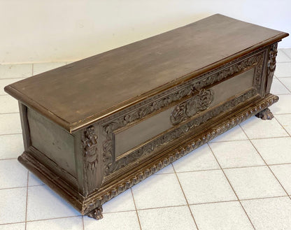Lombard chest Brescia Bergamo. XVII century