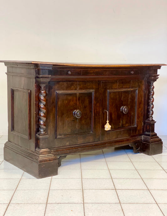 Louis XIV walnut sideboard, Florence 17th century