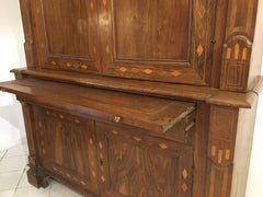 Canonica . Doppio corpo in noce . XVIII secolo