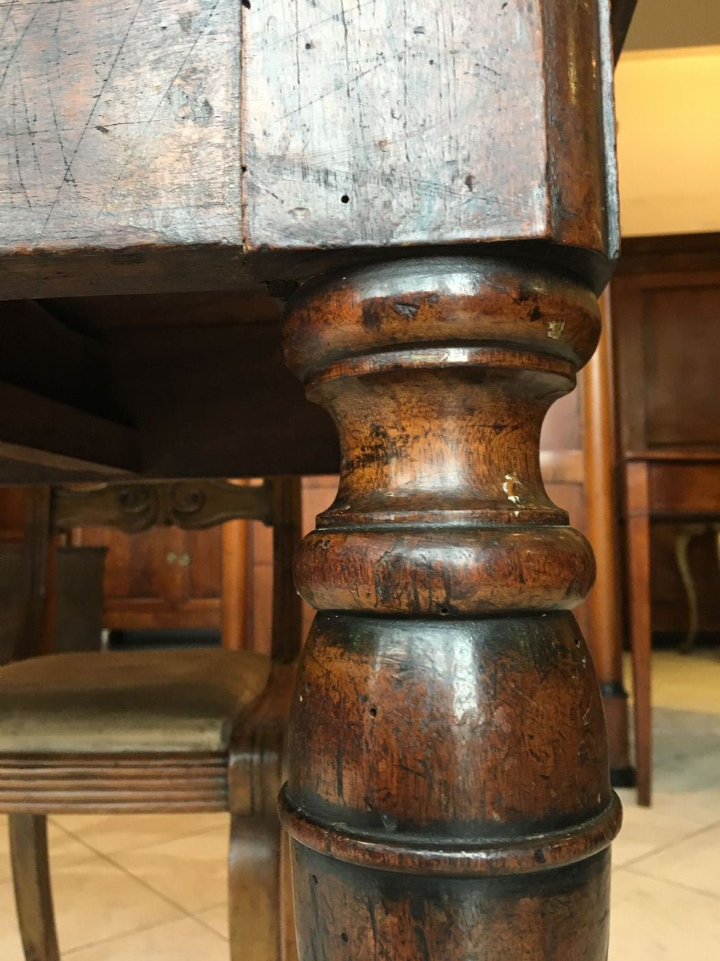 Carlo X Lombard Walnut Table