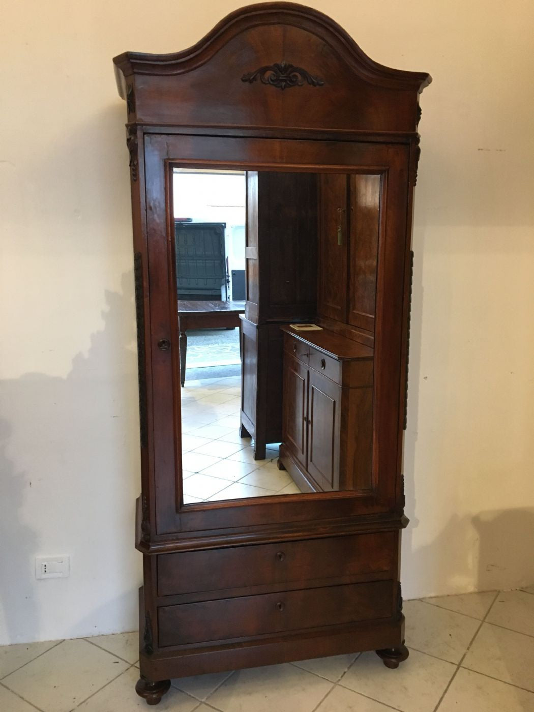 Armadio una porta in noce