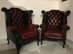 Coppia di poltrone Chesterfield in cuoio