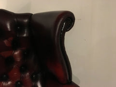 Coppia di poltrone Chesterfield in cuoio