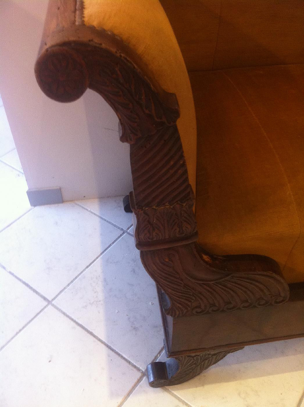 Lombard sofa in walnut and walnut feather Charles X era