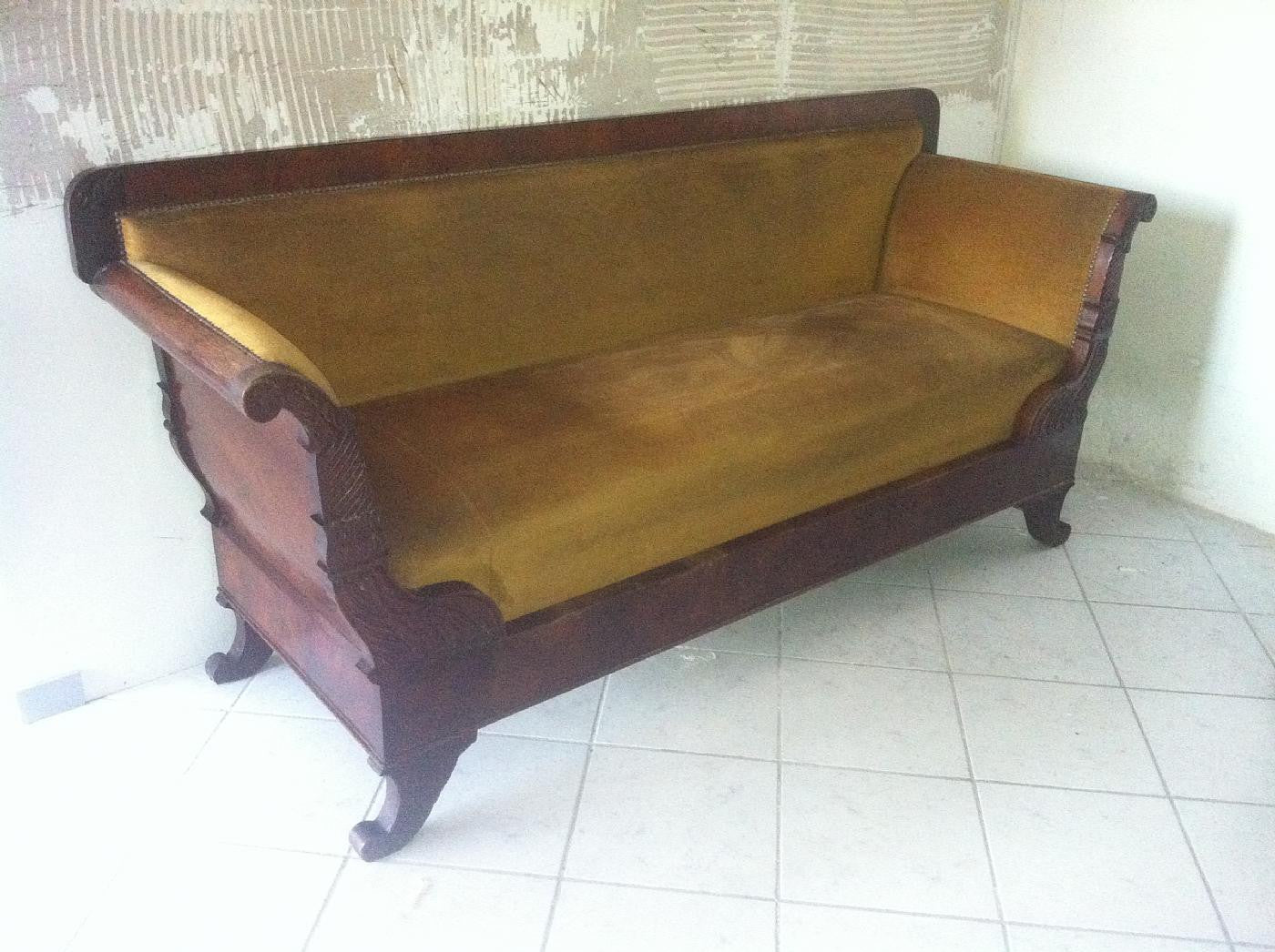 Lombard sofa in walnut and walnut feather Charles X era