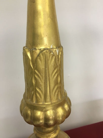 Coppia di candelieri lombardi oro zecchino . Fine 700