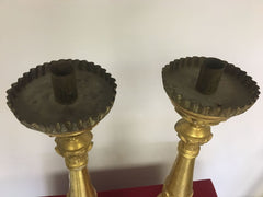 Coppia di candelieri lombardi oro zecchino . Fine 700