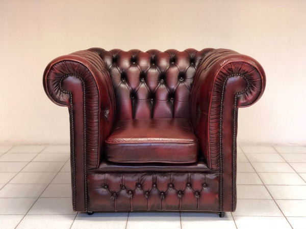 Poltrona inglese Chesterfield in cuoio