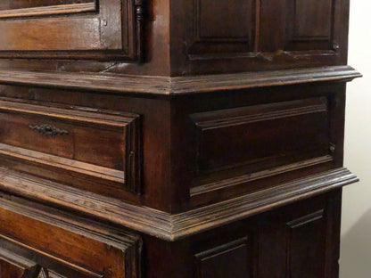 Double body walnut rectory. 17th century