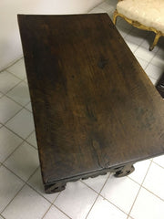 Tavolo fratino in noce . XVII secolo