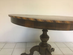 Tavolo intarsiato. Rolo. D 97 cm