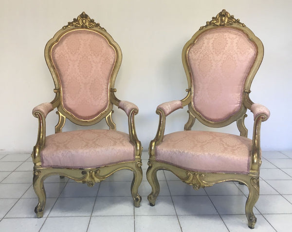 Coppia di poltrone lombarde in oro e lacca
