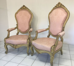 Coppia di poltrone lombarde in oro e lacca