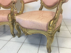 Coppia di poltrone lombarde in oro e lacca